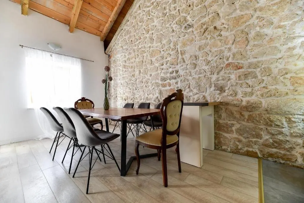 Villa Family Friendly House With A Swimming Pool Gornje Rastane, Biograd - 23137 Sveti Filip i Jakov Сasa de vacaciones